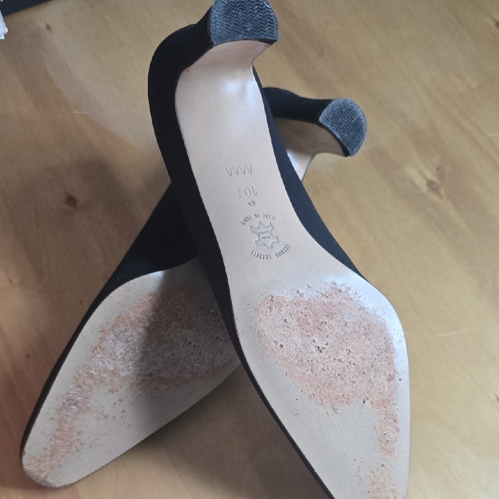 Amalfi Classic Black Heels - Picture 4 of 5